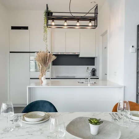 아파트 Parkville With Parking & Terrace By Interhome 블랑켄베르크
