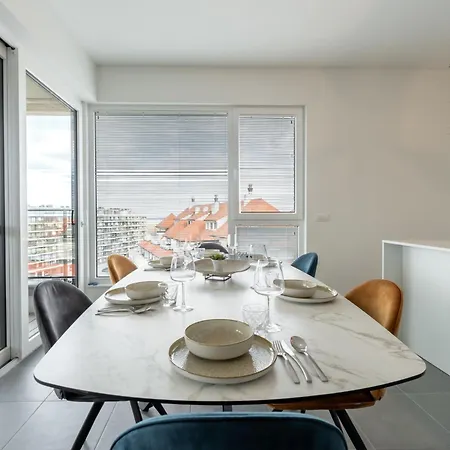 Parkville With Parking & Terrace By Interhome 아파트