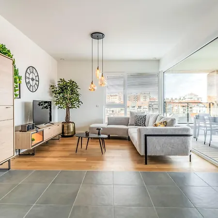 Parkville With Parking & Terrace By Interhome Apartmán