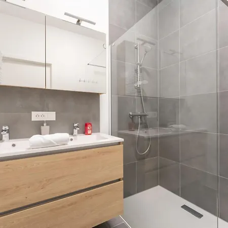 아파트 Parkville With Parking & Terrace By Interhome 블랑켄베르크