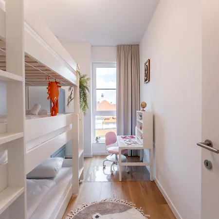 Parkville With Parking & Terrace By Interhome * 블랑켄베르크