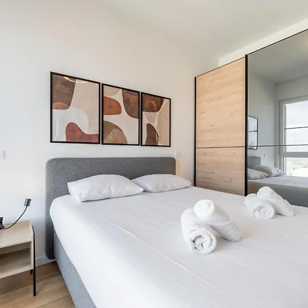 Apartmán Parkville With Parking & Terrace By Interhome *