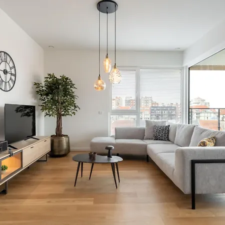 Parkville With Parking & Terrace By Interhome 블랑켄베르크