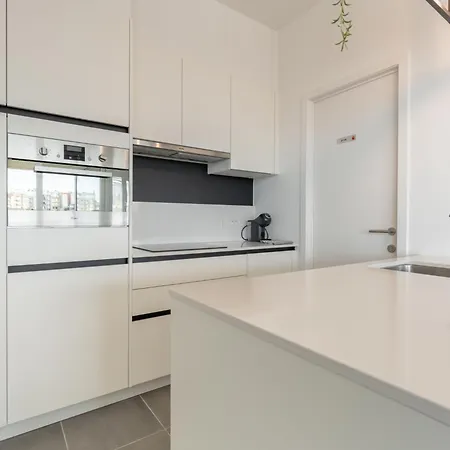 아파트 Parkville With Parking & Terrace By Interhome 블랑켄베르크