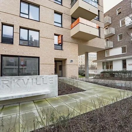 Parkville With Parking & Terrace By Interhome 아파트